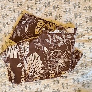 Hawaiian print leggings